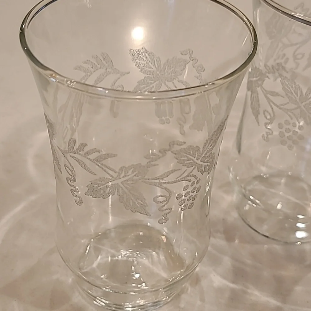 Gorgeous Pair/ Set Vintage Glasses